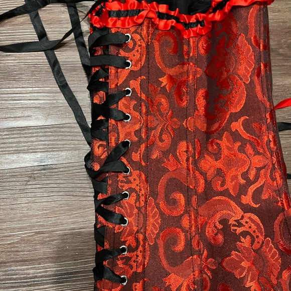 Lace up corset! - Picture 3 of 4
